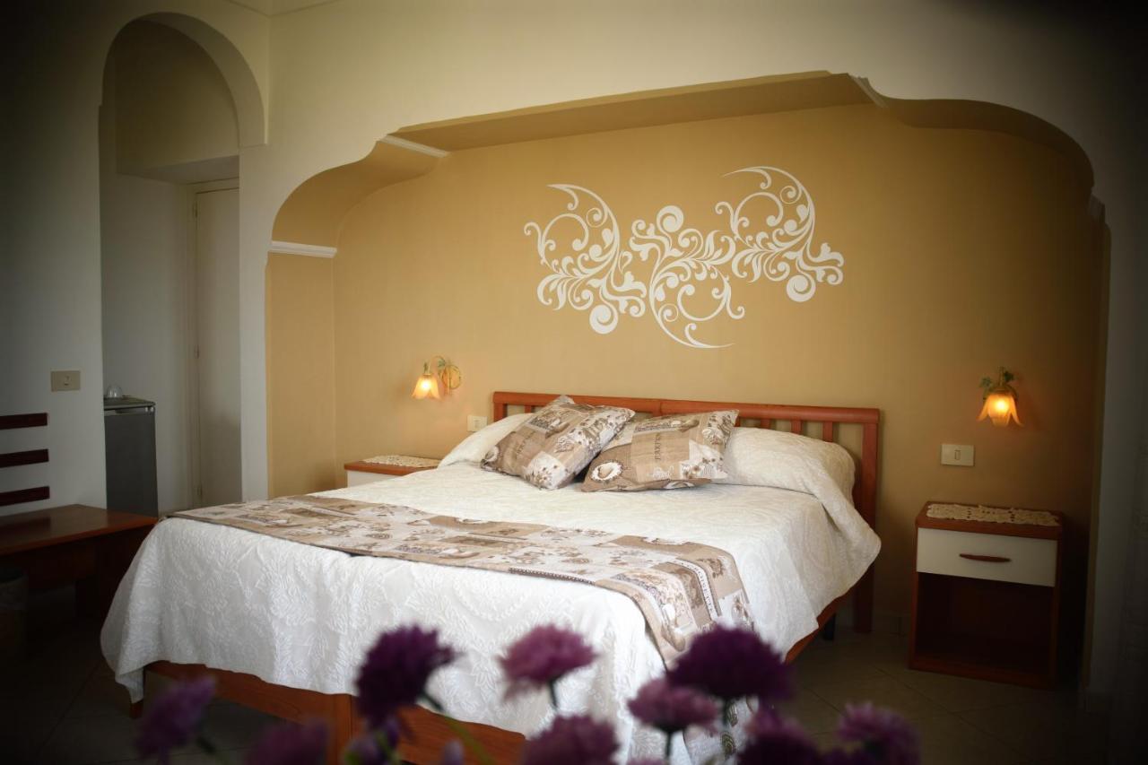 Villa Damecuta B&B 阿纳卡普里 外观 照片