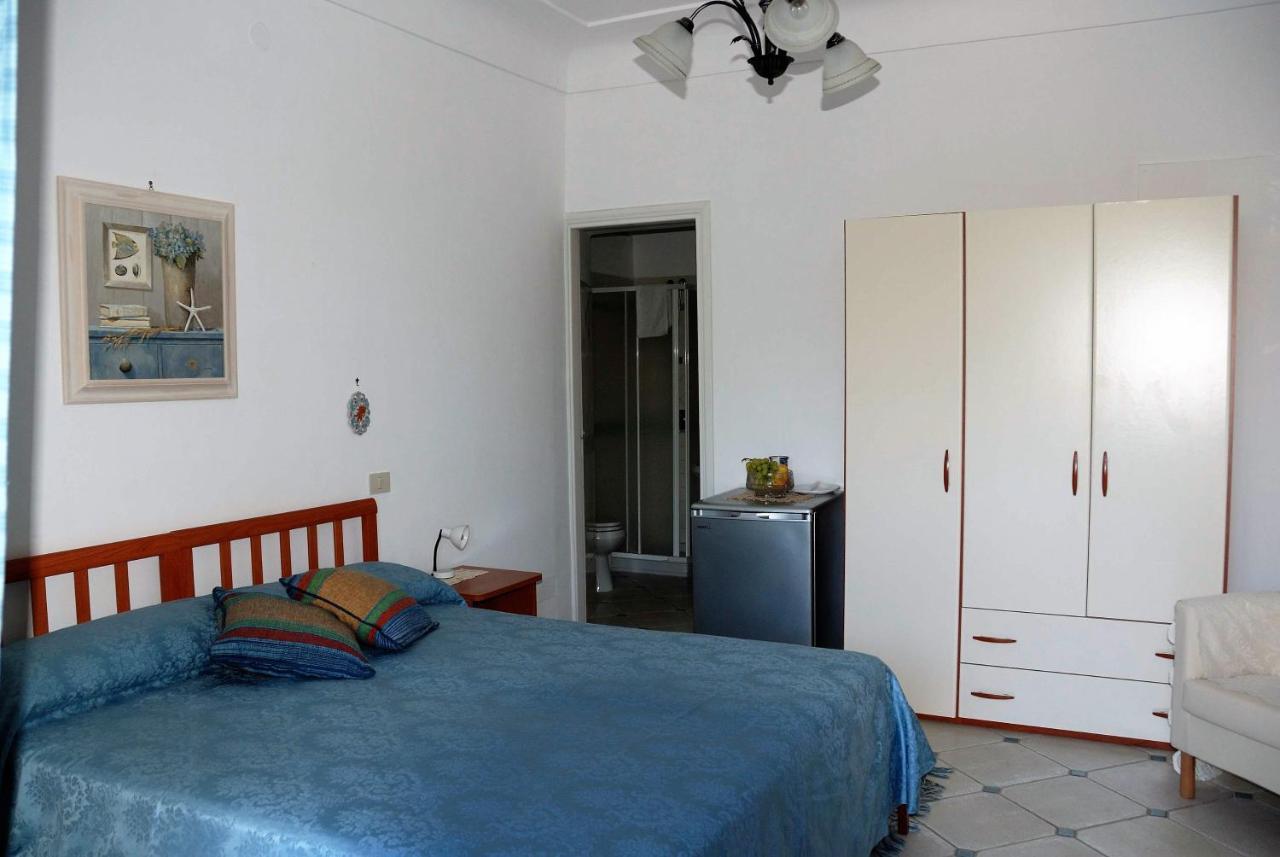 Villa Damecuta B&B 阿纳卡普里 外观 照片