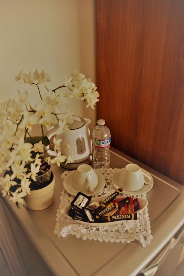 Villa Damecuta B&B 阿纳卡普里 外观 照片