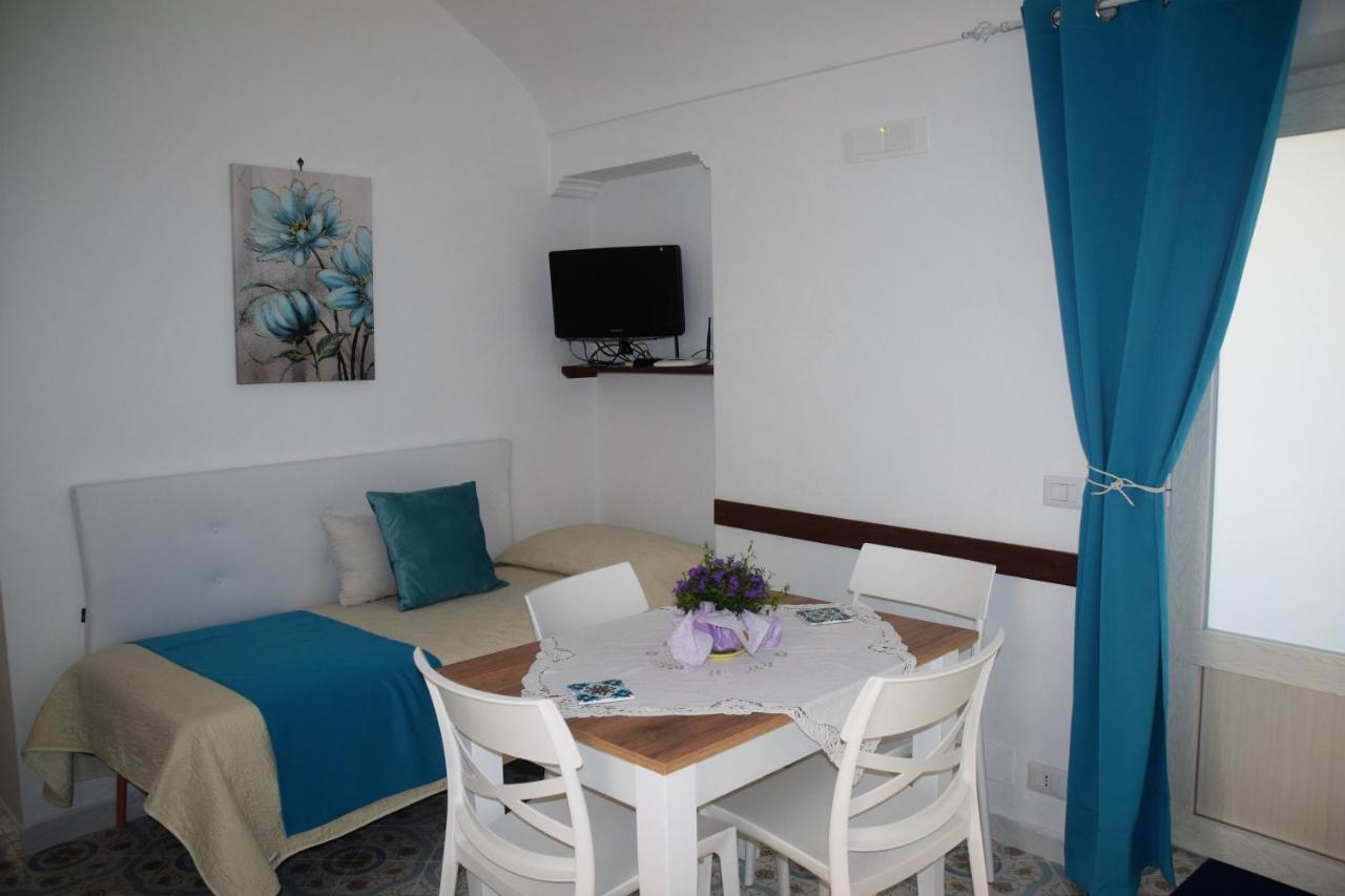 Villa Damecuta B&B 阿纳卡普里 外观 照片