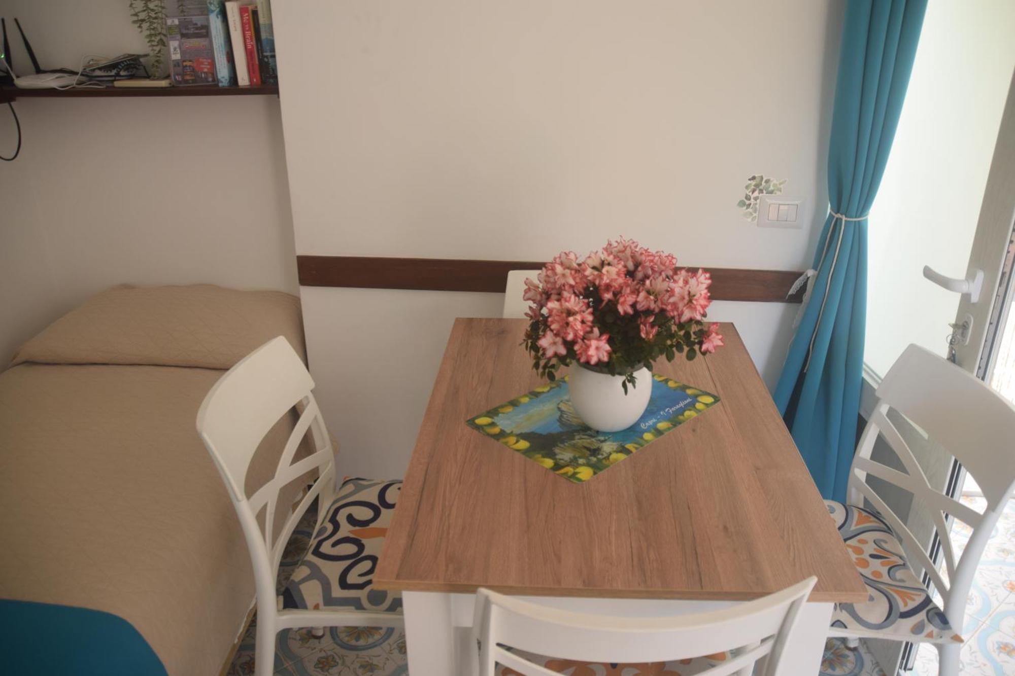 Villa Damecuta B&B 阿纳卡普里 外观 照片